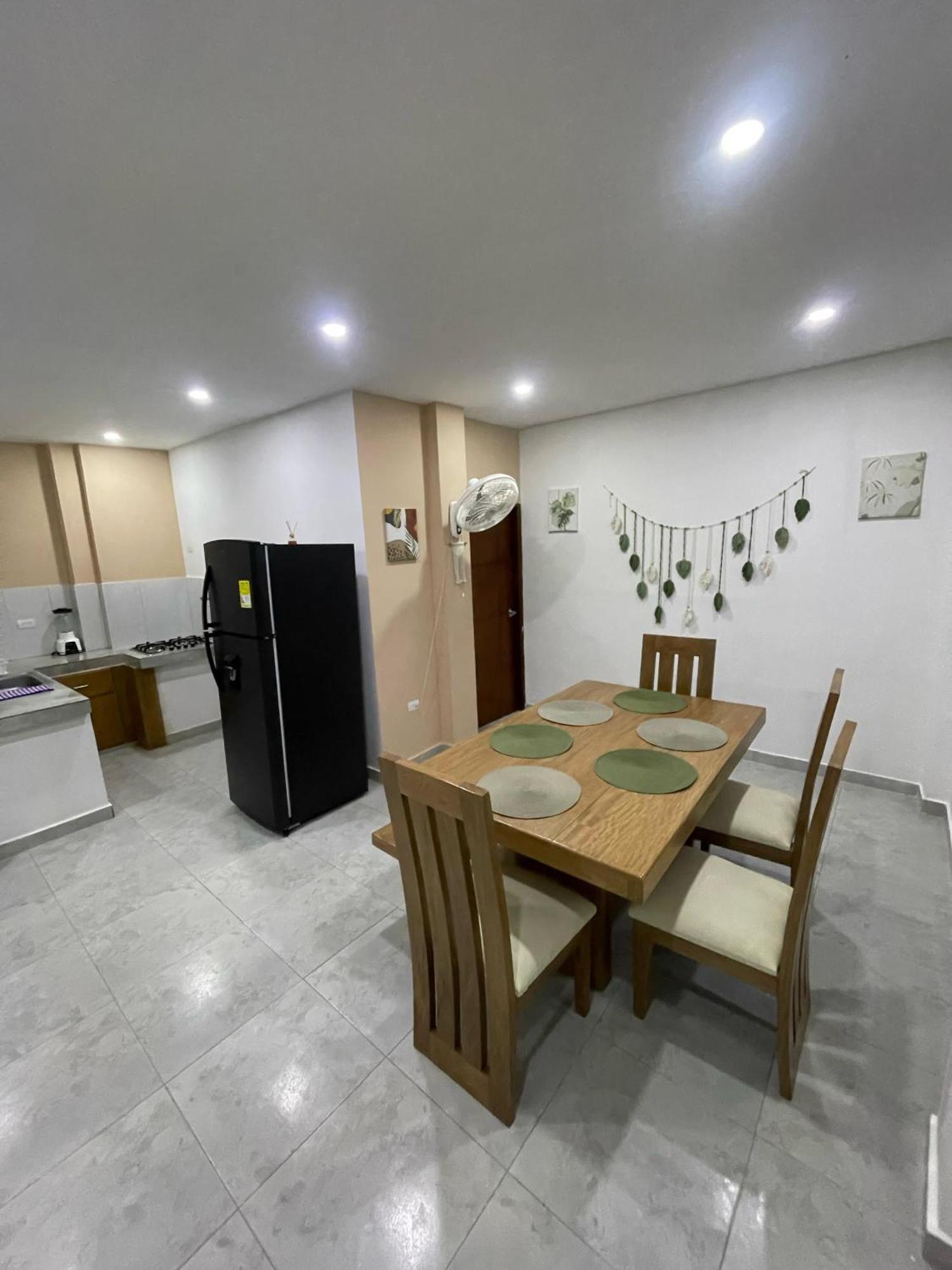 Palmaqua Beach Apartaments Ковеньяс Екстер'єр фото
