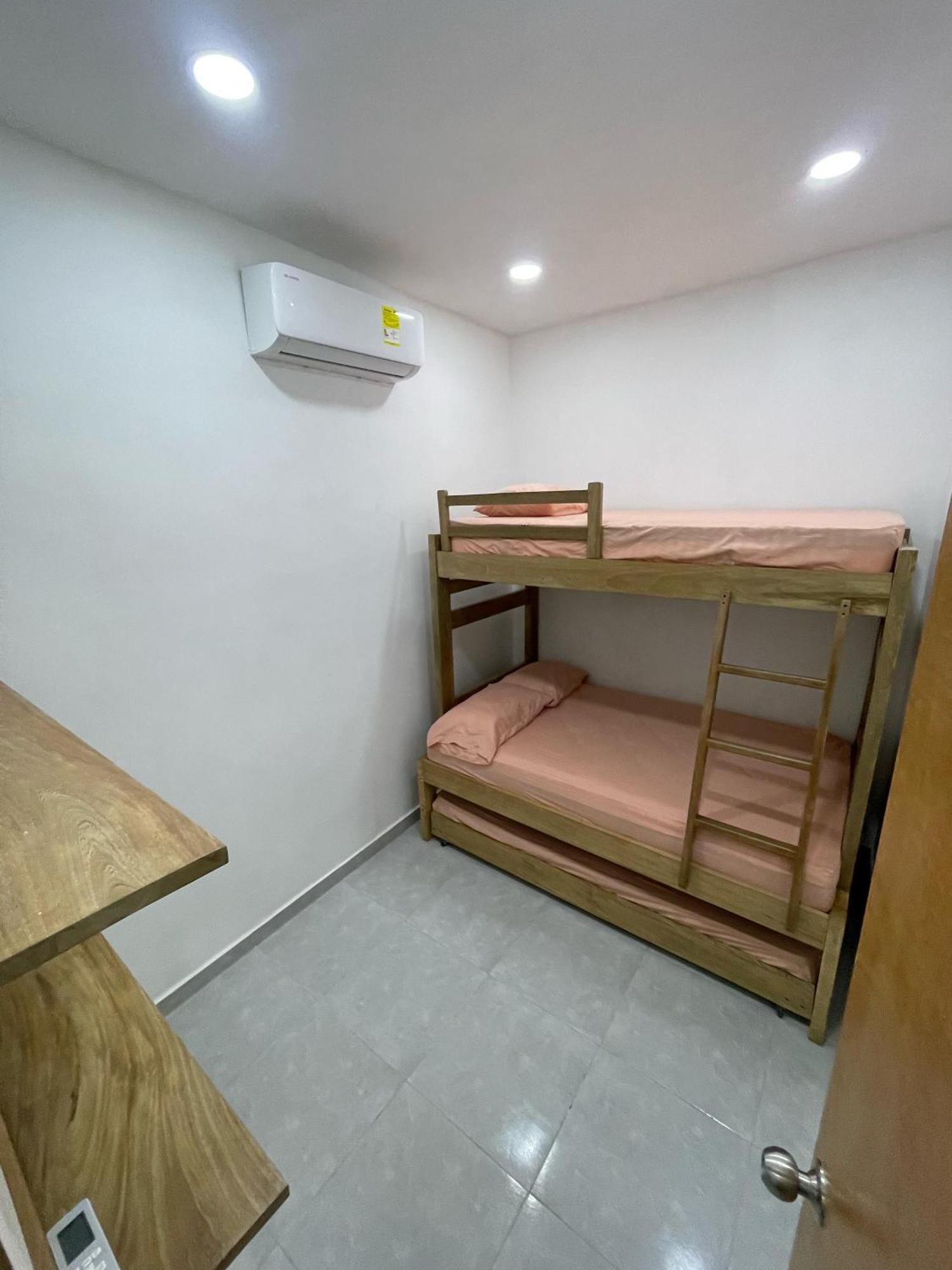 Palmaqua Beach Apartaments Ковеньяс Екстер'єр фото