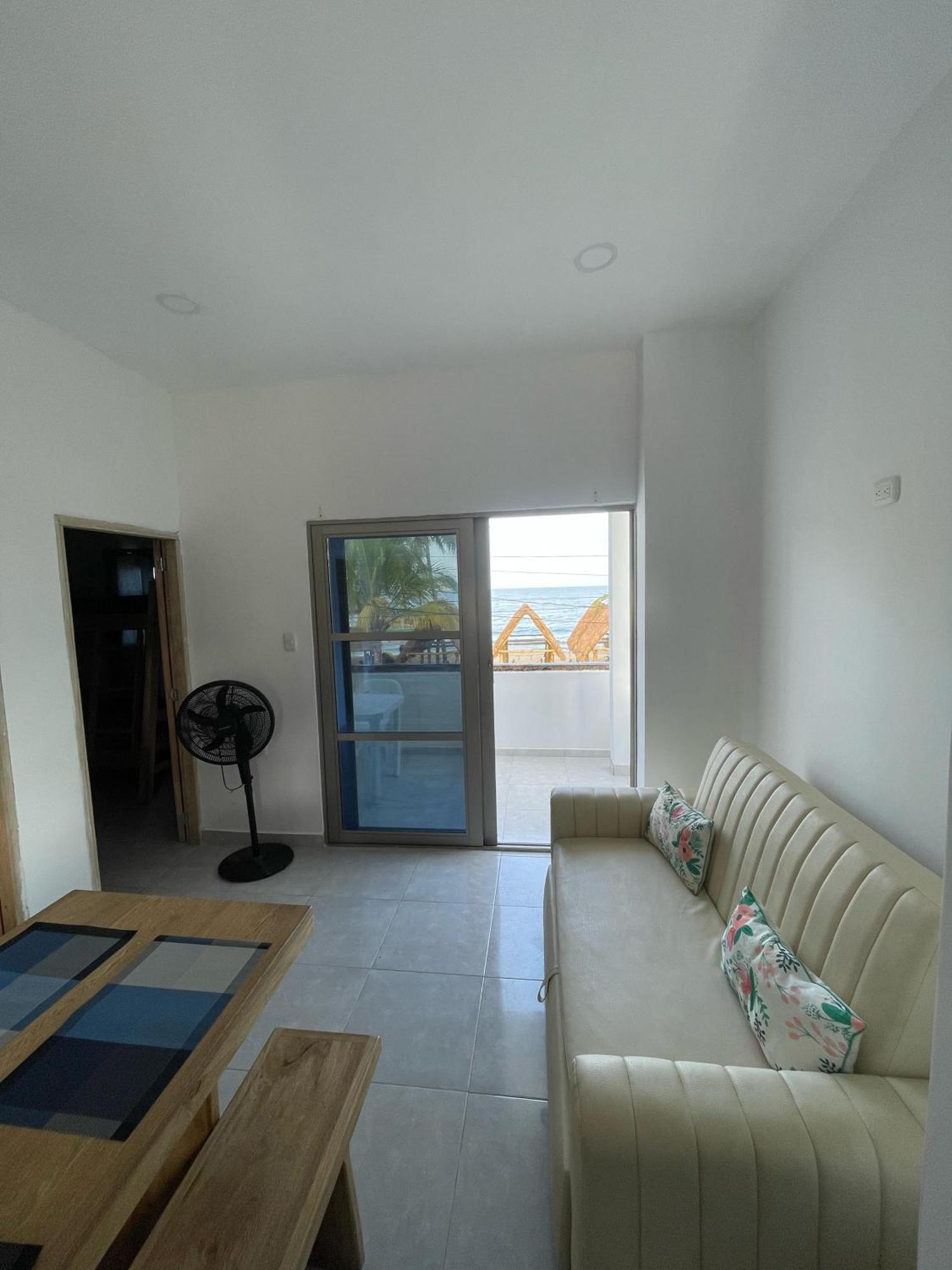 Palmaqua Beach Apartaments Ковеньяс Екстер'єр фото